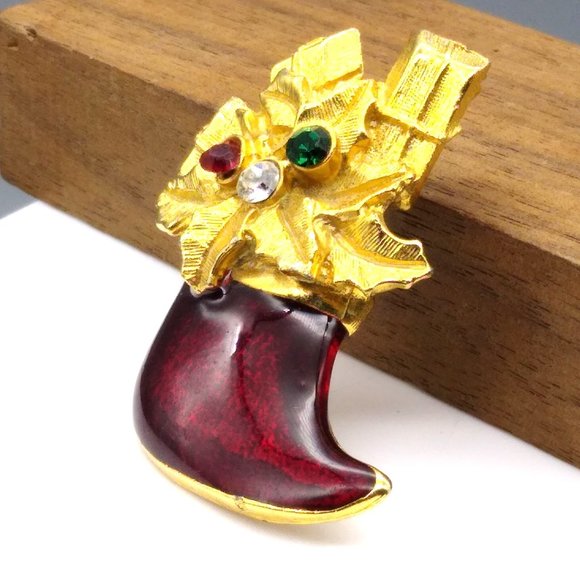 Elegant Christmas Stocking Brooch, Vintage Enamel with Gold Tone Gifts and Red - Picture 2 of 4